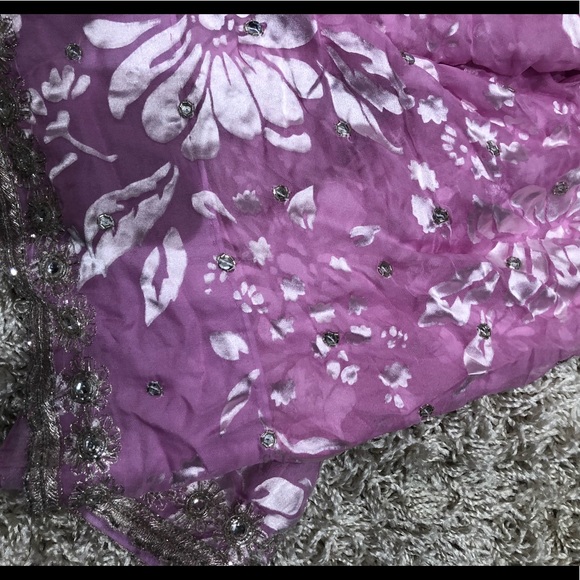 Indian Pink Floral Sari with Blouse - Picture 3 of 4